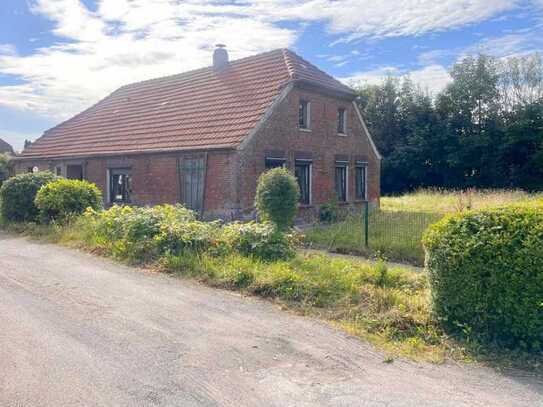 Landarbeiterhaus mit Scheune in ruhiger Lage