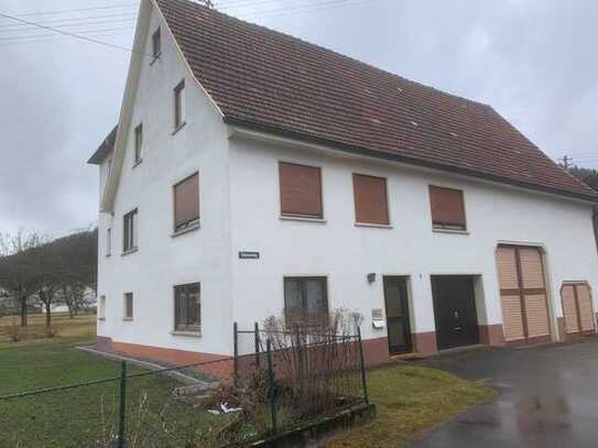 Einfamilienhaus mit Ökonomiegebäude