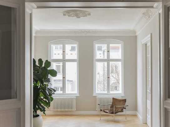 Historische Eleganz & moderner Komfort: Altbau mit Sauna und West-Balkon unweit des Lietzensees