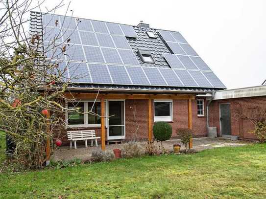 Einfamilienhaus mit PV-Anlage – Teilweise saniert, bereit für Ihre Ideen!