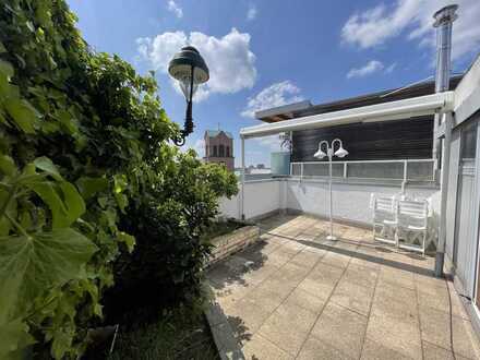 RARITÄT in Karlsruhe
Inmitten der Fußgängerzone - Penthousewohnung mit Dachterrasse u. Wintergarte