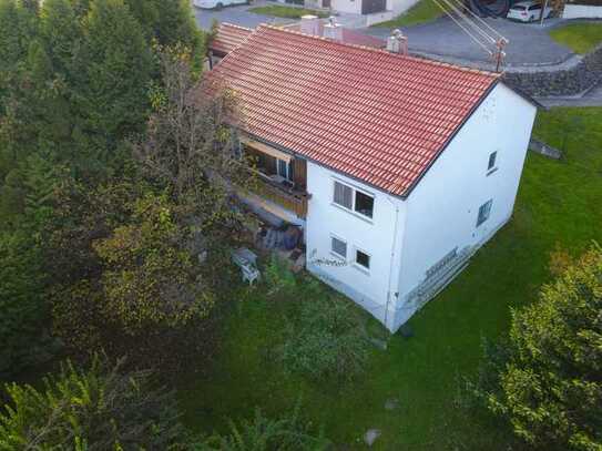 Sanierungsbedürftiges Wohnhaus mit Weitblick