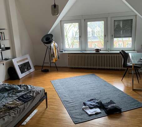 Schöne Altbauwohnung auf der Brucknerallee