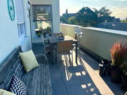 TRAUMHAFTE NEUWERTIGE PENTHOUSEWOHNUNG - HERRLICHER FERNBLICK - OST -SÜD - WESTTERRASSE