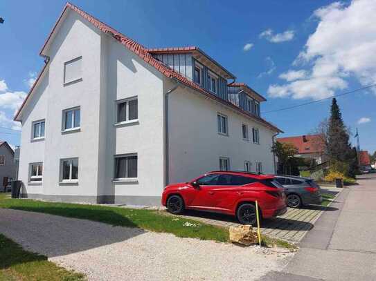 Einzigartige, neuwertige Whg. mit Gartenanteil + Garage in Donnstetten-Römerstein