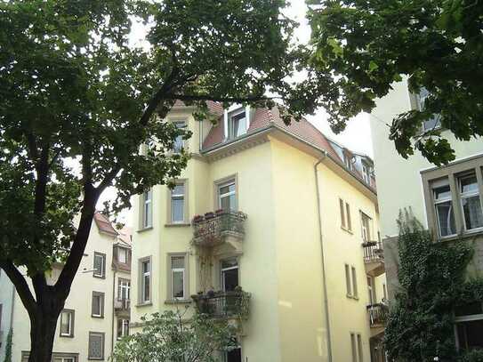 Gepflegte Altbauwohnung mit hohen Räumen Nähe Gutenbergplatz