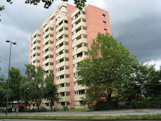 Gerne wohnen bei der GAG - Sonnige Dreizimmerwohnung mit Loggia