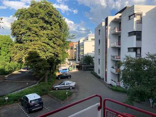 Perfekter Ruhesitz! 
sonnig-ruhige 2-Zimmerwohnung - 
Schillerplatz - 66m² - 2Balkone!