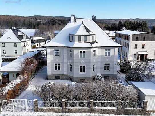 Traumhaft! Stattliche Fabrikantenvilla (ca. 280 m² WFL) auf großem Grundstück (1.351 m²) in Grünhain