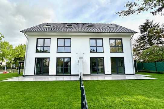 Ihr Haus, Ihr Carport, Ihr Garten_ Attraktive 5-Zimmer-Doppelhaushälfte in S-Bahn-Nähe Mahlsdorf