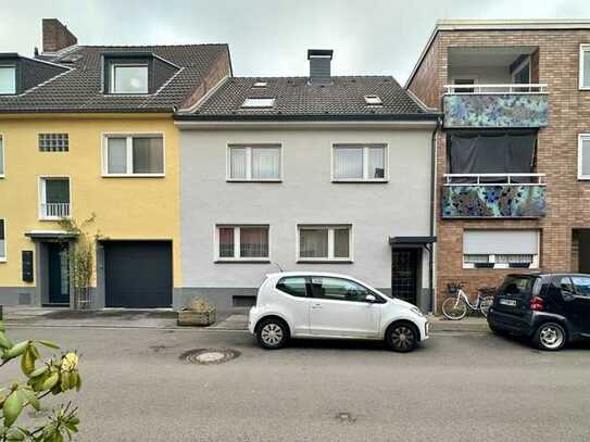 Einfamilienhaus mit viel Potential in Rodenkirchener Top-Lage!