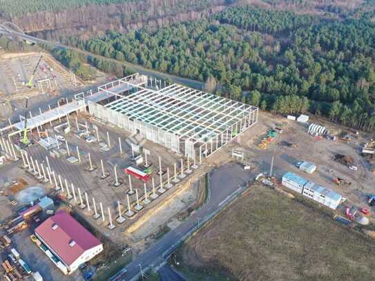 Erstbezug - Hallen im modernen Gewerbepark an der A12