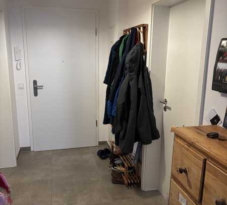 Neuwertiges 11,5 qm Zimmer in 5-Zi.-Wohnung. in HD