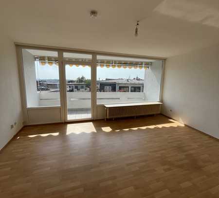 Schöne, vollständig renovierte 3-Zimmer-Wohnung mit Balkon und EBK in Langenselbold