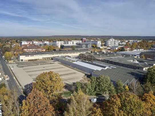 Halle mit Bürotrakt und Nasszellen. 3€/qm = € 6765,-- netto kalt pro Monat www.nbg-docks.de