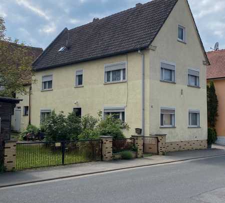 An die Werkzeuge...älteres Wohnhaus mit Scheune in Frensdorf