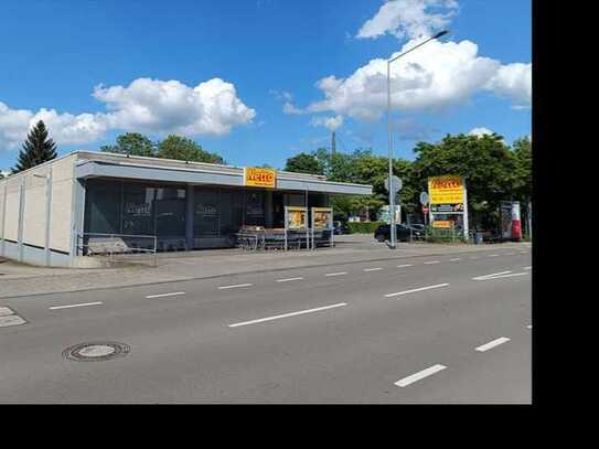 Zwischen Bahnhof und Post. SB-Markt in exzellenter Lage