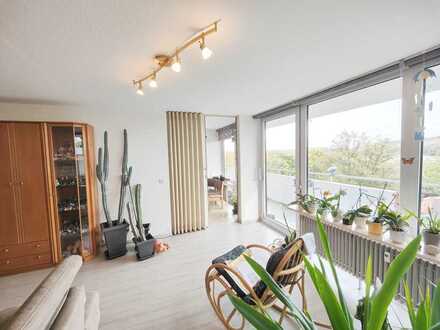 Traumhafte 4-Zimmerwohnung mit großem Sonnenbalkon am Waldrand - bahnhofsnah in Horrem!