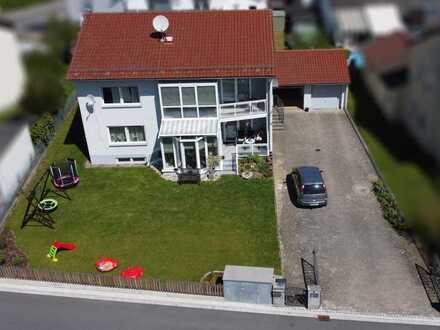 Ruhig gelegenes Zweifamilienhaus in Bogen zu verkaufen
