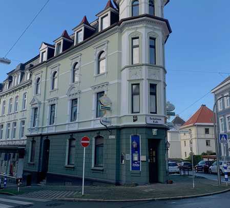 Helle und geräumige Altbauwohnung in Barmen zu vermieten!