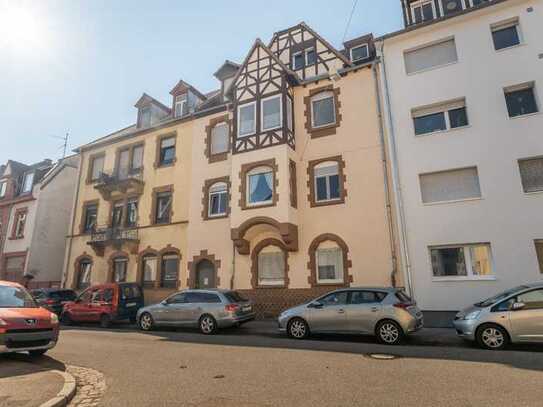 Eleganter Altbaucharme in Neckarau – Großzügige 4-Zimmer-Wohnung ab 01.05. frei!