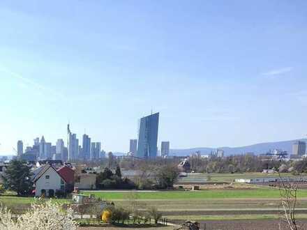 Hochwertige 4-Zi-Wohnung, Luxusbäder, EBK, Balkon mit Blick ins Grüne