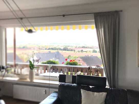 Freundliche und modernisierte 4-Zimmer-Wohnung mit gehobener Innenausstattung mit Balkon in Vellmar