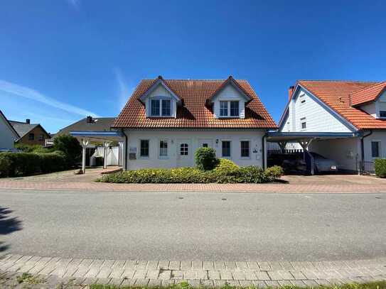 Schöne Haushälfte mit umfangreicher Ausstattung in beliebter Ferienwohnlage an der Ostsee