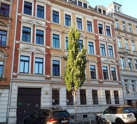 Dachgeschosswohnung mit Blick über die Südvorstadt