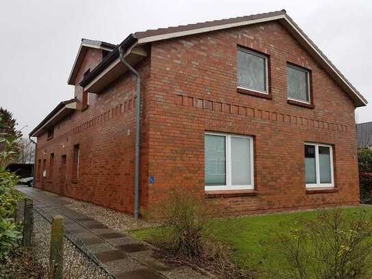 Moderne 3 Zimmer Wohnung mit Carport und Schuppen