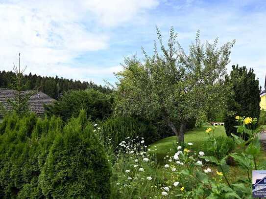 Traumhafte hochwertige Eigentumswohnung mit Terrasse und Garten in Trochtelfingen, 85 qm.