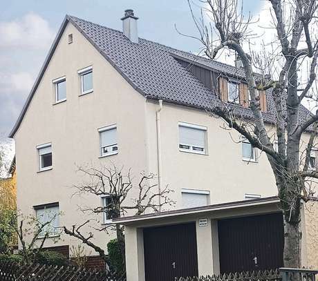 Ruhige 2-Zimmer- DG. Wohnung-teilmöbliert, in Stuttgart-Weilimdorf ab 01.01. 2025