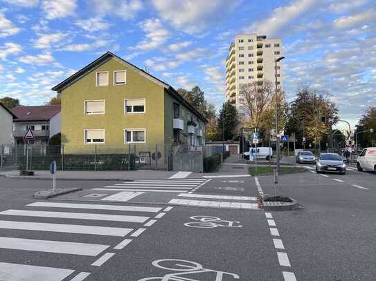 Modernisierte 3-Zimmer-Wohnung mit Balkon und Einbauküche in Stuttgart