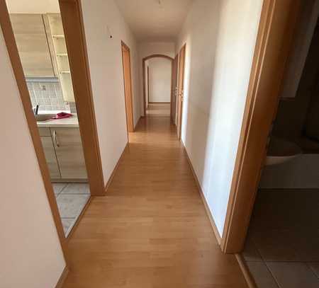 Lichterfülltes Zimmer in neu zu gründender 4er-WG