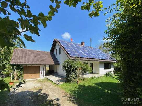 Ein-/Zweifamilien-/Mehrgenerationshaus mit Garage und großem Grundstück in idyllischer Lage!