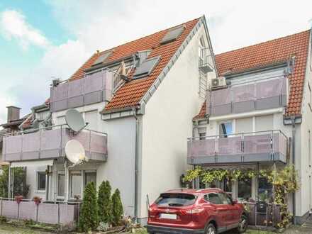 Ab 01.12.23 bezugsfrei: Renovierte 2-Zi.-ETW mit eigener Terrasse und Stellplatz in zentraler Lage