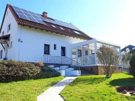 Renoviertes und freistehendes Zweifamilienhaus in bevorzugter Wohnlage, Weinheim Lützelsachsen