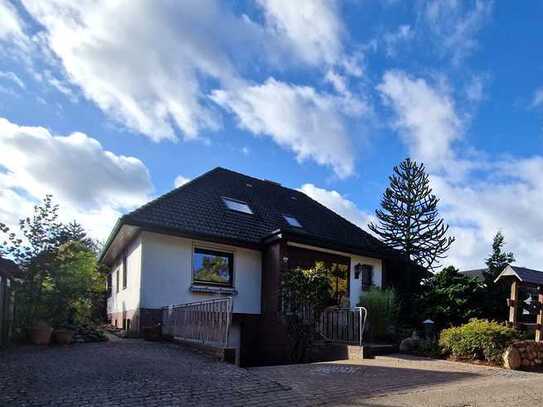 Ein-/Zweifamilienhaus in sehr ruhiger Lage