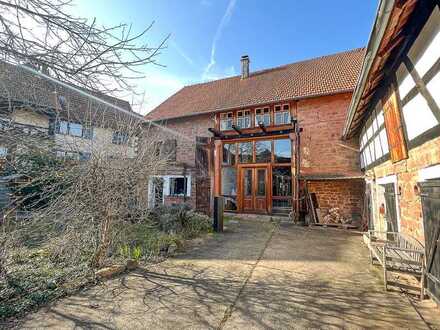 Hofreite, Wohnhaus mit ehemaliger Scheune als Atelier