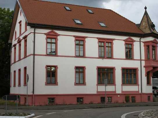 Ansprechende denkmalgeschützte und sanierte 4-Zimmer-Wohnung zur Miete mitten in Schopfheim