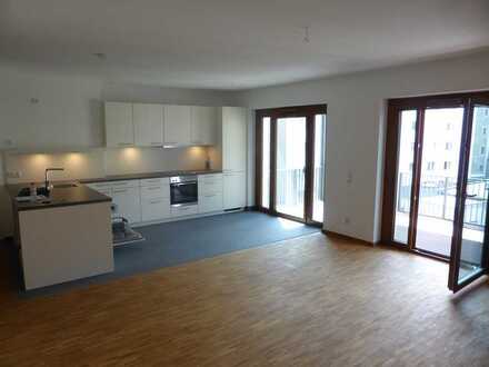 Wohlfühl Wohnung mit EBK, Balkon, Aufzug in idealer Lage Bahnhof