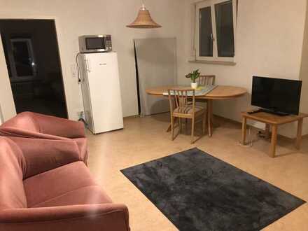 In Besigheim: Wohnung mit drei Zimmern und Balkon