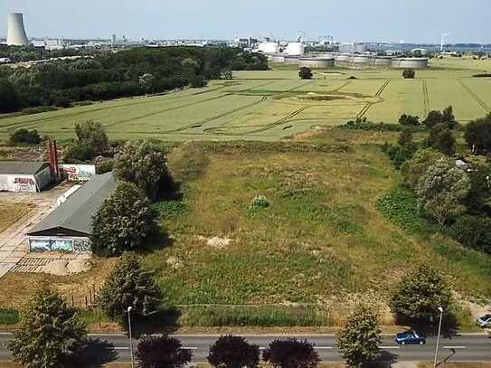 Baureifes Gewerbegrundstück mit 8.576 m² in direkter Nähe zum Überseehafen in Rostock-Nienhagen!