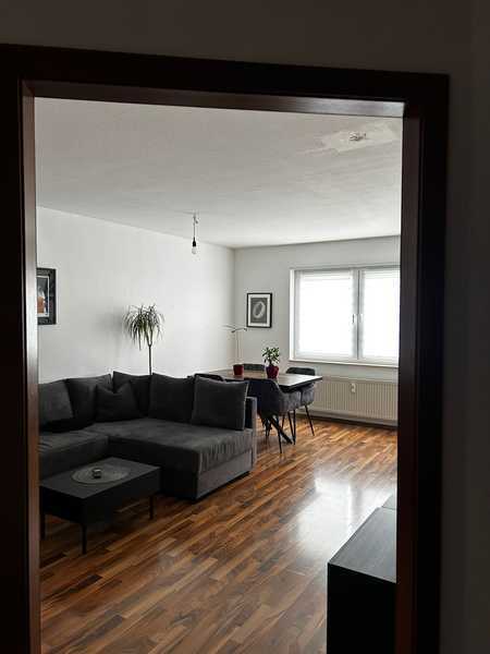 Helle 2-Zimmer Wohnung mit Balkon in Sachsenhausen-Süd