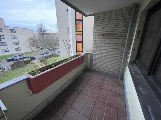 Toll geschnittene 3 Zimmer Wohnung mit Charme und Balkon