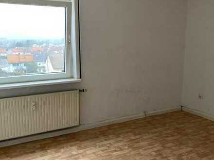 Gut geschnittene 3 Zimmer Wohnung mit Balkon