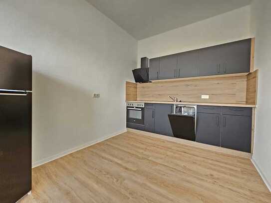 Tolle Wohnung, komplett renoviert mit Einbauküche
