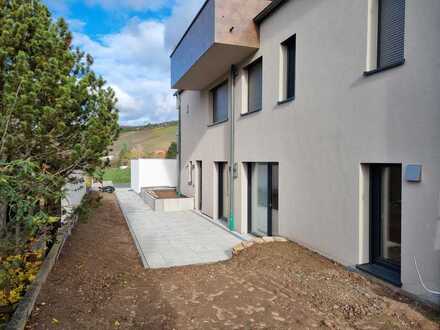 Helle 4-ZW: 120m² Neubau mit Terrasse u Garten, EBK, Garage, barrierefrei, 12km v WÜ