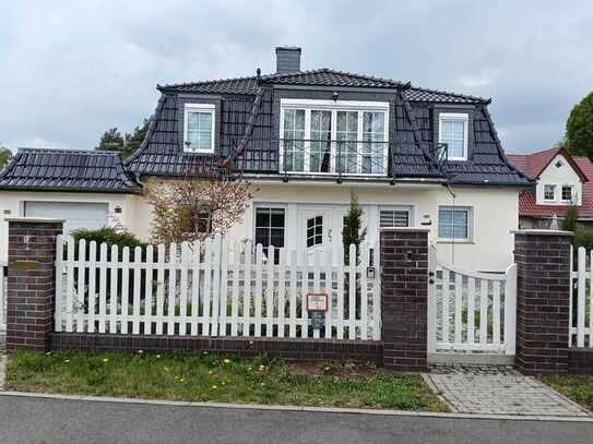 Preiswertes, gepflegtes 4-Zimmer-Einfamilienhaus mit gehobener Innenausstattung und EBK in Falkensee