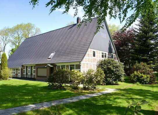 Liebevoll saniertes Bauernhaus in ansprechender Gartenanlage